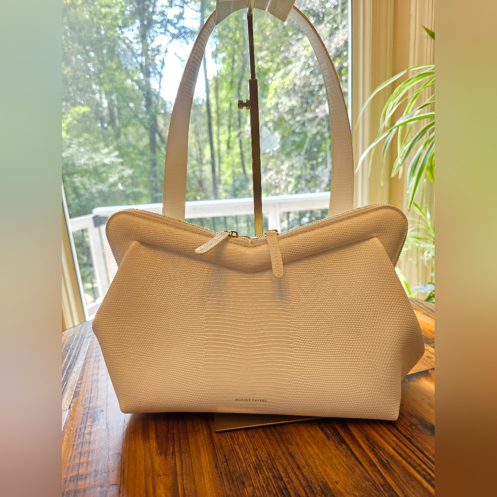 🤍 Mansur Gavriel M Frame Bag in Bianca Embossed Leather
